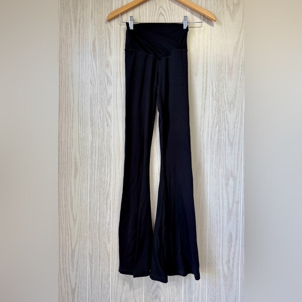 Offline by Aerie REAL ME Super Flare HI-Rise Leggings Size S/P EUC